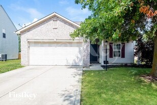 15541 Outside Trail in Noblesville, IN - Building Photo