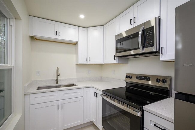 1135 Drew St in Clearwater, FL - Building Photo - Building Photo