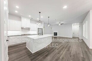 9324 Trammel Davis Rd in Fort Worth, TX - Building Photo