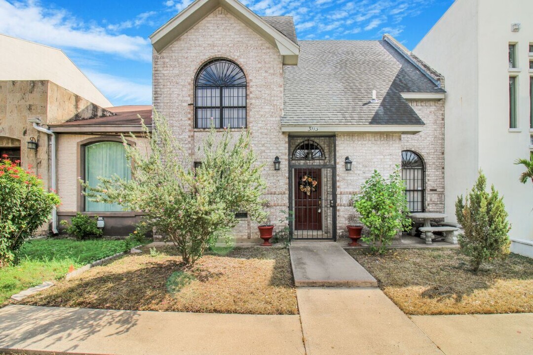3113 S Casa Linda St in McAllen, TX - Foto de edificio