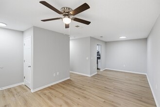 Englewood Apartments in Leesburg, AL - Foto de edificio - Building Photo