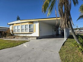 311 48th Ave Dr W in Bradenton, FL - Building Photo - Building Photo