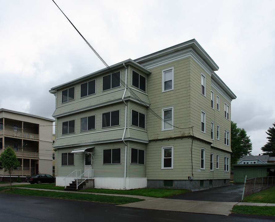 19 Ellen St in Chicopee, MA - Building Photo