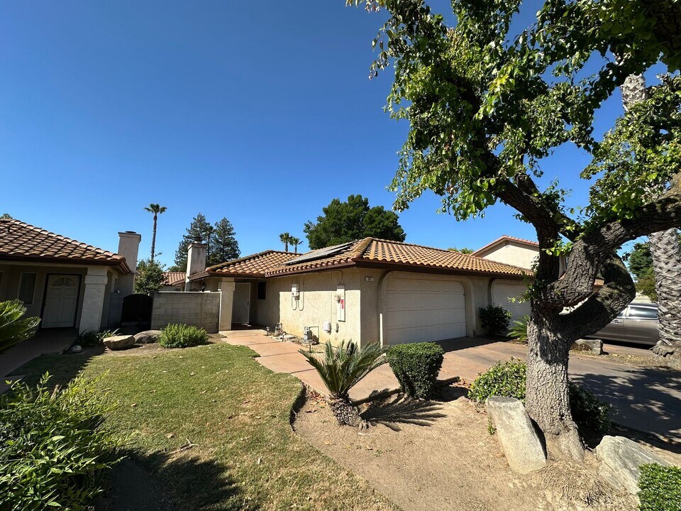 97 Rosewood Cir in Madera, CA - Building Photo