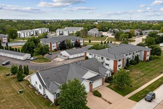 Grand Ridge in Cedar Rapids, IA - Building Photo - Building Photo