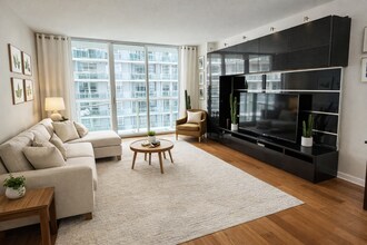 55 SE 6th St, Unit 3107 in Miami, FL - Building Photo - Building Photo