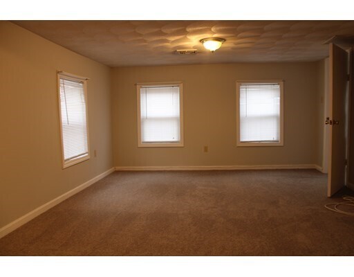 23 Fisher St-Unit -2 in North Attleboro, MA - Building Photo - Building Photo