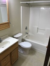 624 8th Ave SE, Unit 4 in Aberdeen, SD - Building Photo - Building Photo