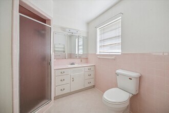 2101 Belvedere Dr in Baytown, TX - Building Photo - Building Photo