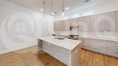 4015 Lemmon Tree Pl in Dallas, TX - Building Photo - Building Photo