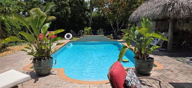 4317 SW 62nd Ave in Miami, FL - Foto de edificio - Building Photo