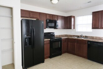 Golf View Gardens Apartments in Columbia, MO - Foto de edificio - Building Photo