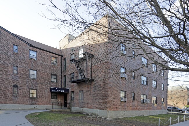 147-08 72nd Rd in Flushing, NY - Building Photo - Building Photo