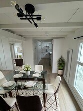 320 7th St, Unit 6 in Seal Beach, CA - Building Photo - Building Photo