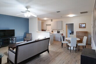 10201 Shane Dr in Corpus Christi, TX - Building Photo - Building Photo