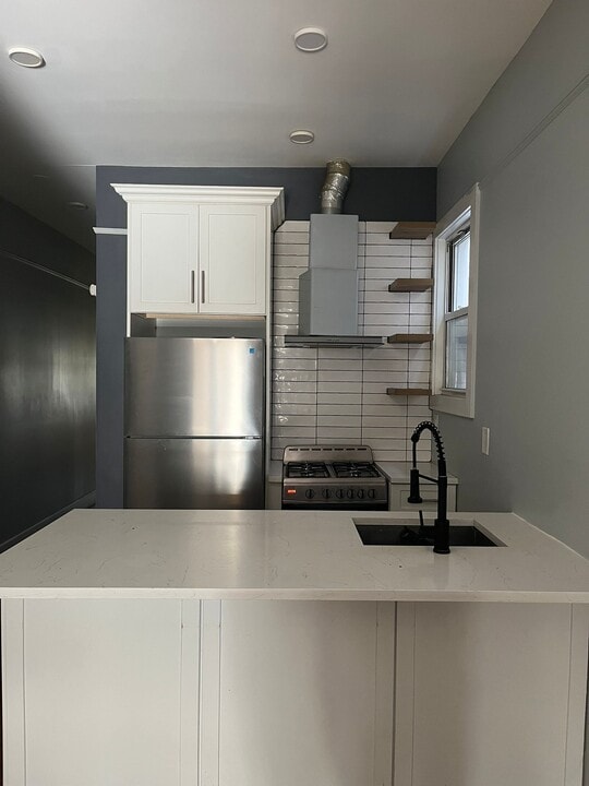 113 Duncan Ave, Unit 2B in Jersey City, NJ - Building Photo