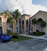 7050 NW 177th St in Hialeah, FL - Building Photo