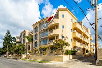 Residential Condos in Los Angeles, CA - Building Photo - Building Photo