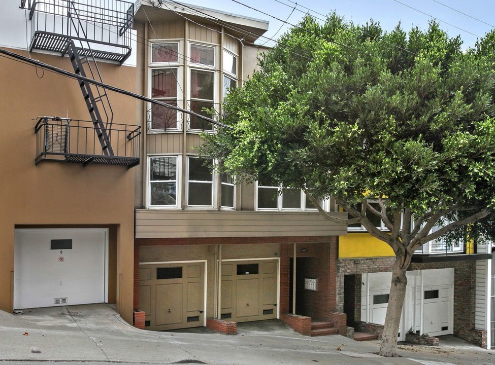 2209 Gough St in San Francisco, CA - Building Photo