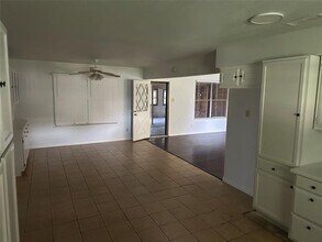 1614 Tenderfoot Ln in Desoto, TX - Foto de edificio - Building Photo