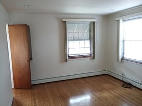 2029 N 73rd Ct, Unit 2N in Elmwood Park, IL - Foto de edificio - Building Photo