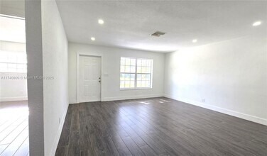 3805 NW 78th Terrace in Coral Springs, FL - Building Photo - Building Photo