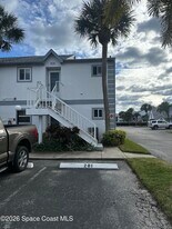 201 Ocean Park Ln in Cape Canaveral, FL - Building Photo