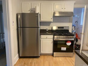 1 E Carver St in Huntington, NY - Building Photo - Building Photo