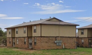 100 NE 4th in Seminole, TX - Building Photo - Building Photo