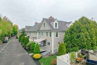 Compasss Point Condominiums in Newburyport, MA - Building Photo - Building Photo