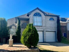 6805 Canoe Ln in Plano, TX - Building Photo