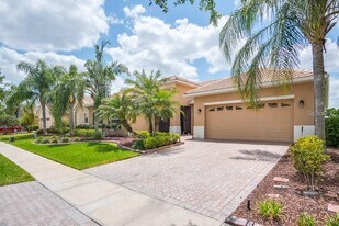 3556 Forest Park Dr in Kissimmee, FL - Building Photo
