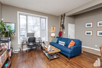 2209 W Race Ave, Unit 3 in Chicago, IL - Building Photo - Building Photo