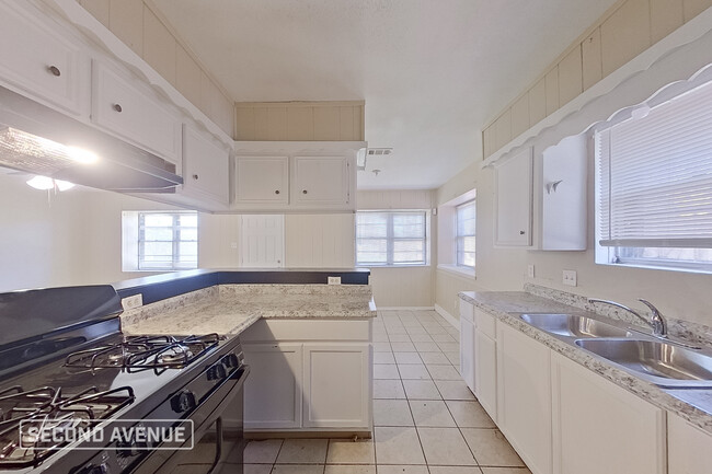 6710 Maczali Dr in Missouri City, TX - Building Photo - Building Photo