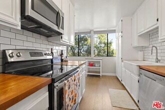 4275 Vía Arbolada in Los Angeles, CA - Building Photo - Building Photo