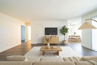 1440 Oak Dr in Vista, CA - Building Photo - Building Photo