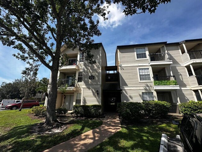 1916 Lake Atriums Cir in Orlando, FL - Building Photo - Building Photo