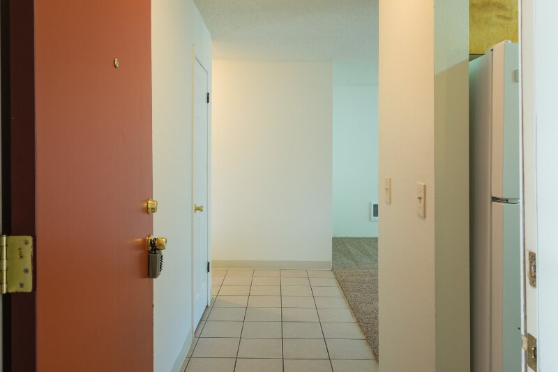 134 East St in Oregon City, OR - Building Photo