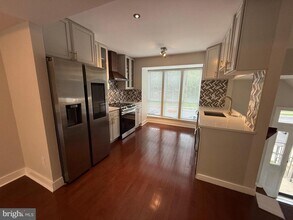 7806 Whistling Pines Ct in Ellicott City, MD - Building Photo - Building Photo