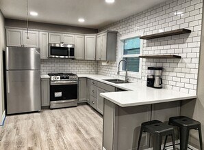 2704 Chinatown Alley in Sacramento, CA - Building Photo - Building Photo
