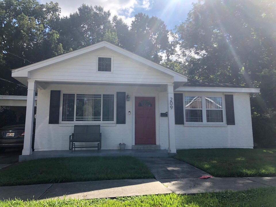 209 Aurora Ave in Metairie, LA - Building Photo