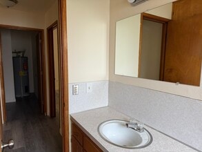 1337 SW Foundry St in Grants Pass, OR - Building Photo - Building Photo