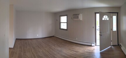 235 11th Ave NE in Austin, MN - Building Photo - Building Photo