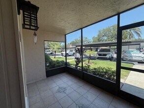 2621 Woodgate Ln in Sarasota, FL - Building Photo - Building Photo