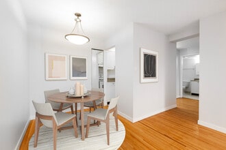 1355 Pendrell St in Vancouver, BC - Building Photo - Building Photo