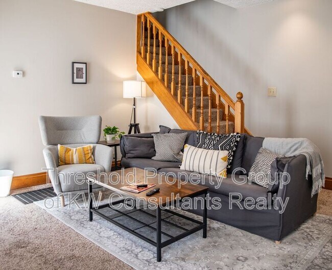 1355-1357-1357 Dennison Ave in Columbus, OH - Building Photo - Building Photo