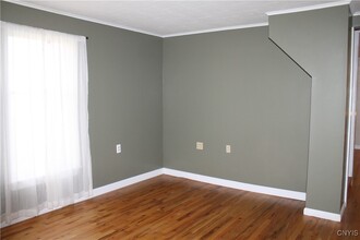 202 Monroe St in Sackets Harbor, NY - Building Photo - Building Photo