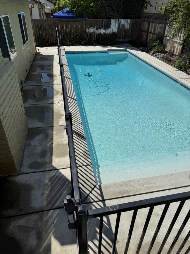 property at 1525 Griffith Pl