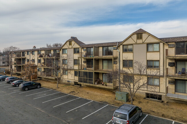 Sunrise Bay Condominiums in Minneapolis, MN - Building Photo - Building Photo