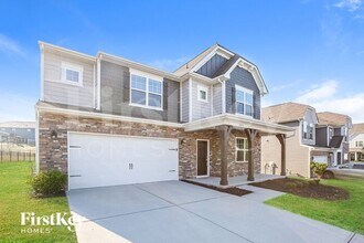 2031 Killian Creek Dr in Denver, NC - Building Photo - Building Photo